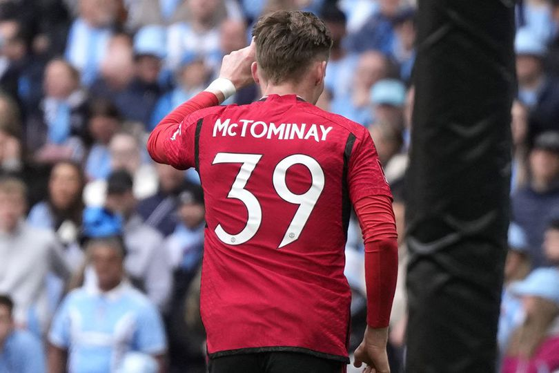 Scott McTominay merayakan golnya ke gawang Coventry City, Minggu (21/4/2024) (c) AP Photo/Alastair Grant