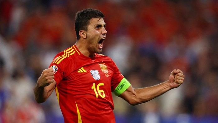Rodri dianggap pantas raih Ballon d'Or 2024 (REUTERS/Leonhard Simon)